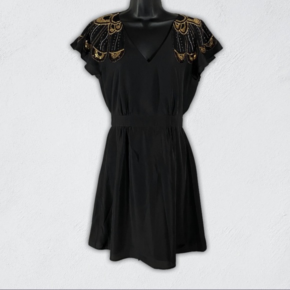 Gianni Bini Dresses & Skirts - Gianni Bini Gold Flapper Sleeve Cocktail Dress | 8